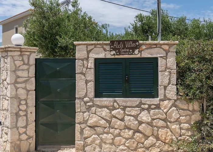 Aleli Villas With Tennis Court