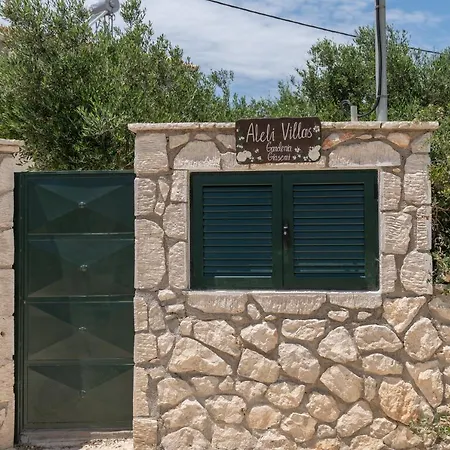 Aleli Villas With Tennis Court Minia Exterior photo