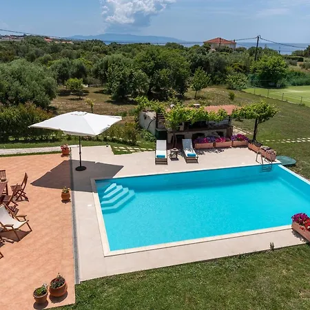 Aleli Villas With Tennis Court Minia Exterior photo