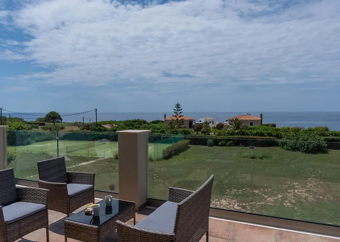 Aleli Villas With Tennis Court